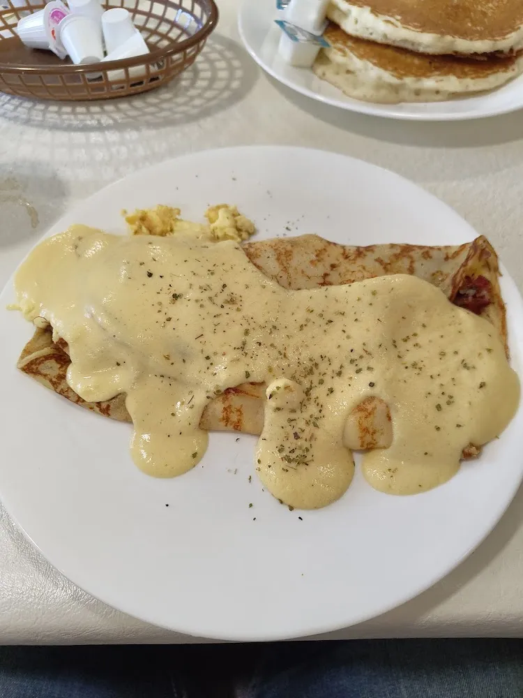 Supreme Crepes with Hash